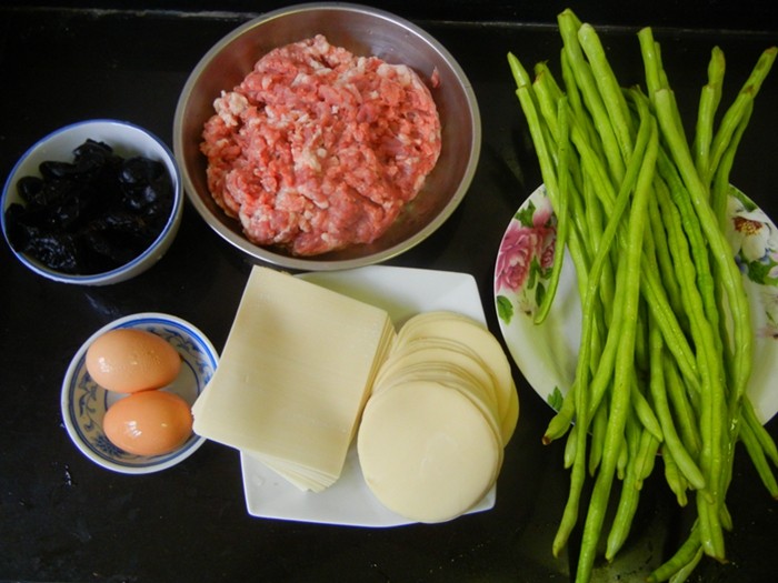 豇豆肉馅生煎饺步骤1
