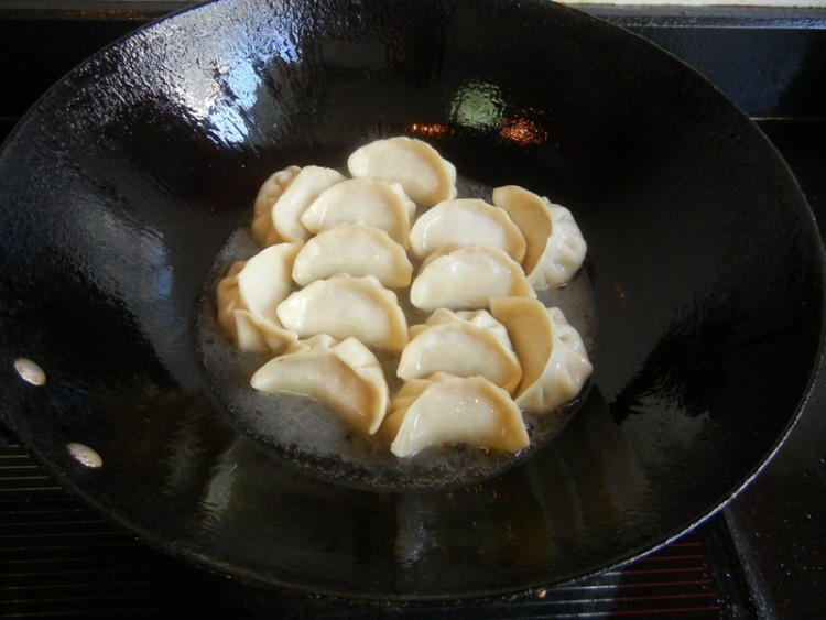 豇豆肉馅生煎饺步骤18