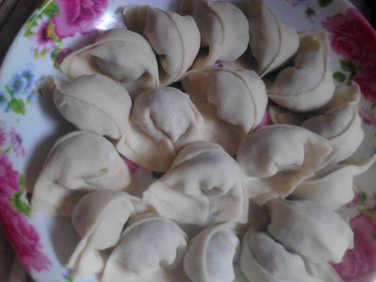 肉末韭菜芹菜饺子步骤4