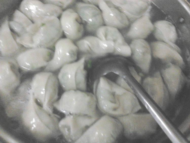 肉末韭菜芹菜饺子步骤6