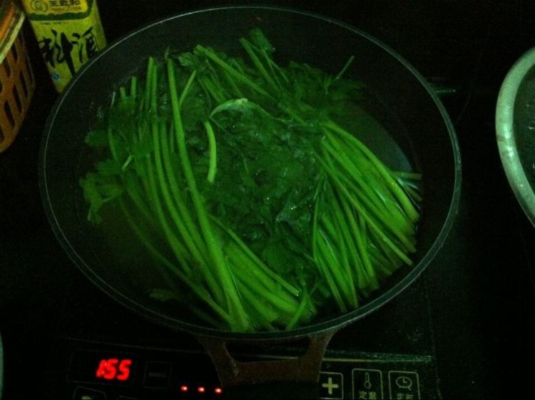 芹菜猪肉水饺步骤2