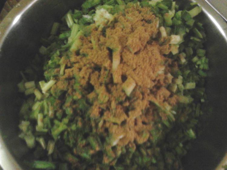 韭菜芹菜饺子步骤2