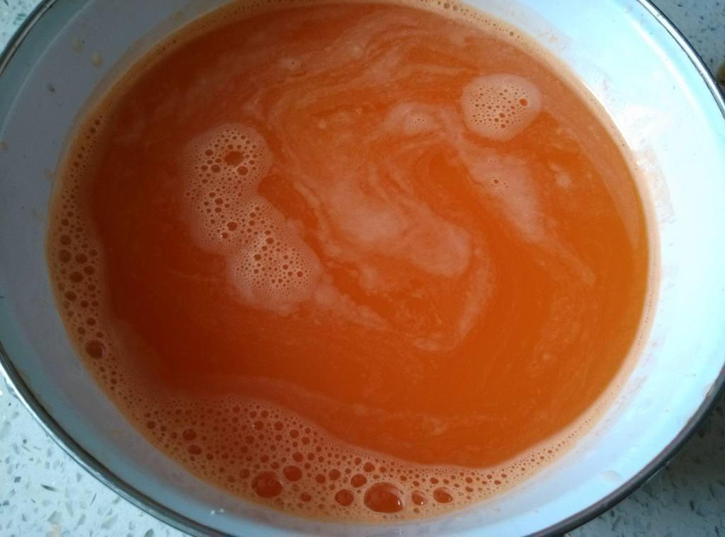 胡萝卜汁水饺步骤1