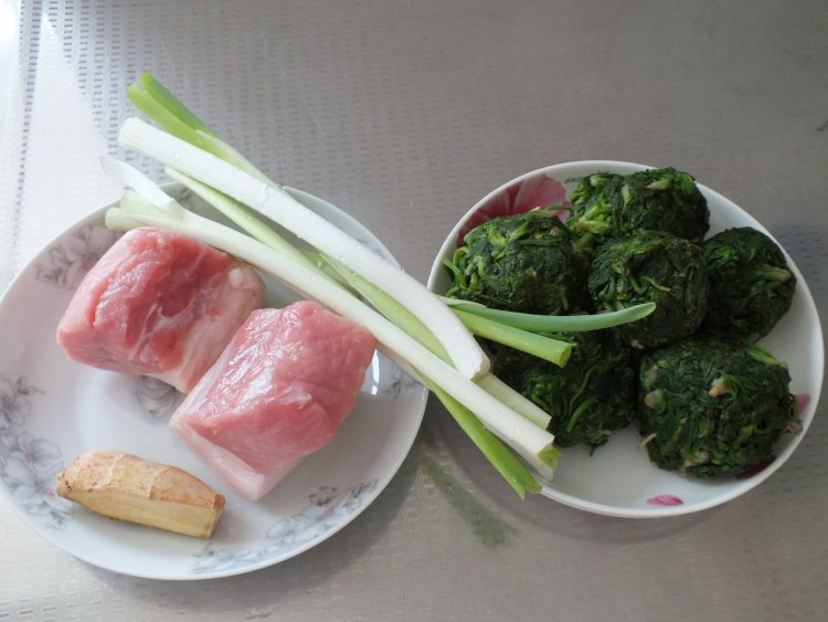 猪肉荠菜饺子步骤1