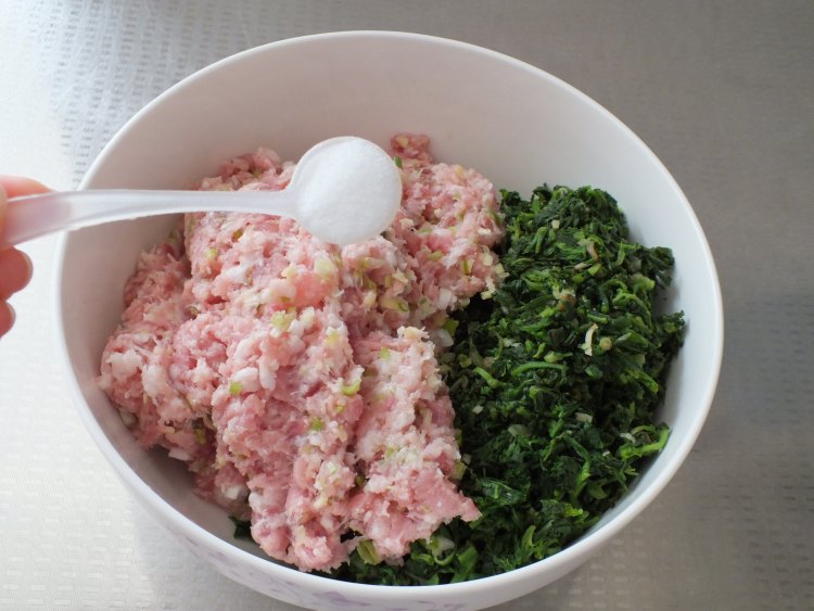 猪肉荠菜饺子步骤7