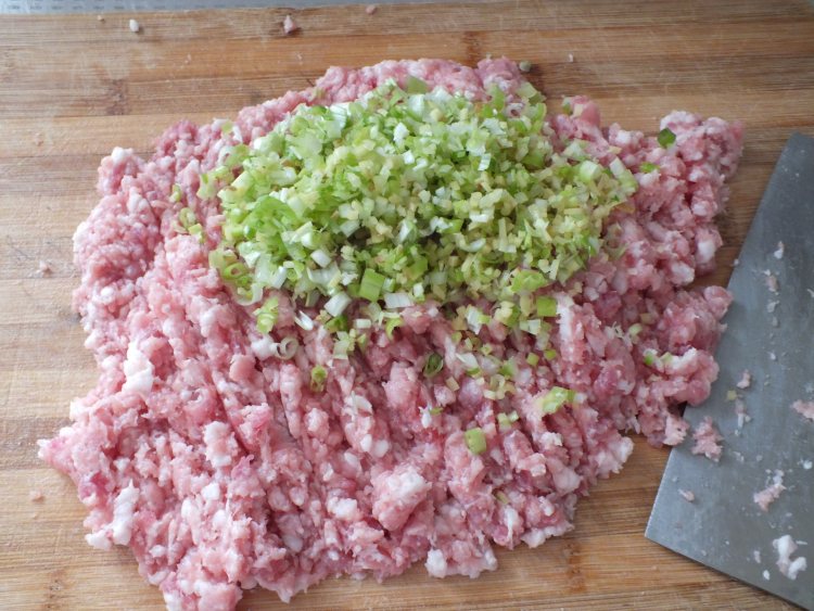 猪肉荠菜饺子步骤6