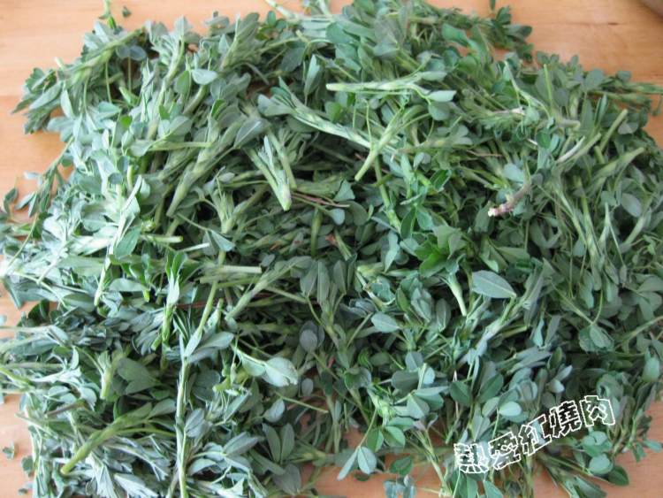 苜蓿馅儿饺子步骤2