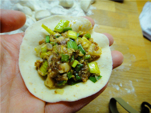 香菇猪肉虾仁饺子步骤8