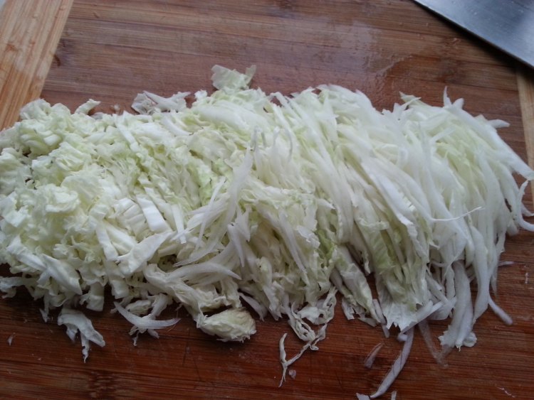 白菜香菇猪肉水饺步骤2