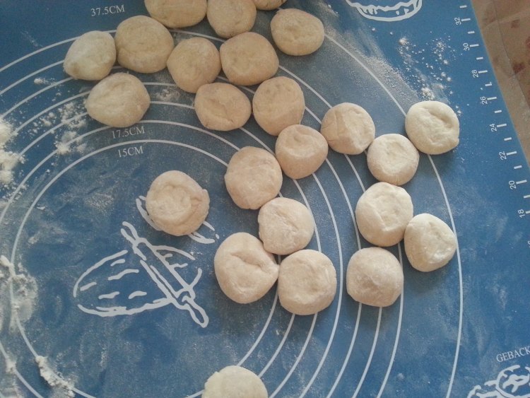 白菜香菇猪肉水饺步骤6