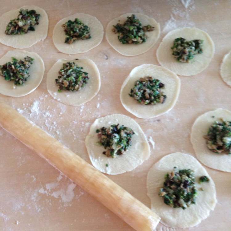 白菜香菇猪肉水饺步骤8