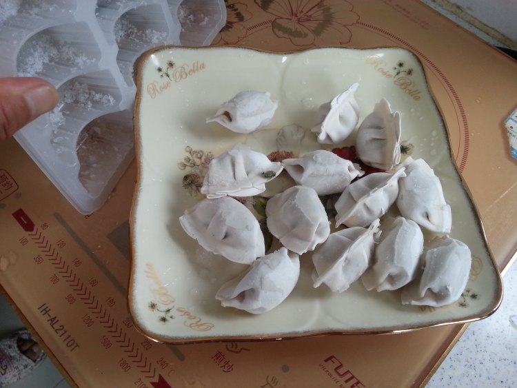 速冻水饺步骤2