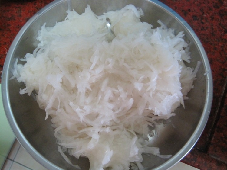 白萝卜虾皮饺子步骤6