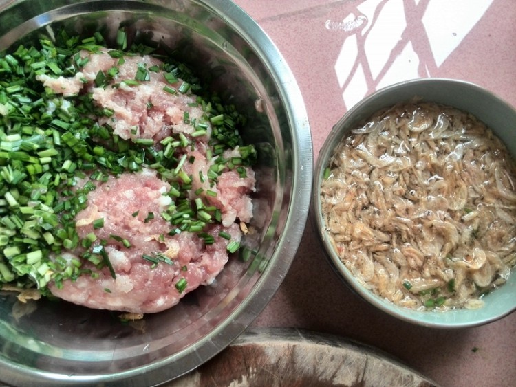 虾皮韭菜猪肉元宝饺步骤3