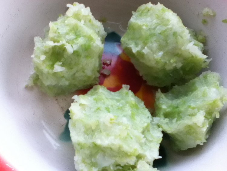 韭菜卷心菜饺子步骤4