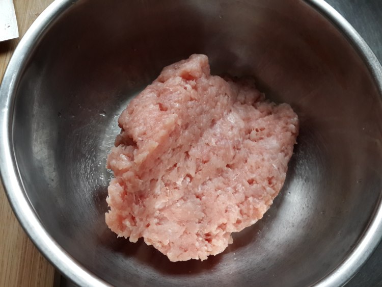 茴香肉饺子步骤1