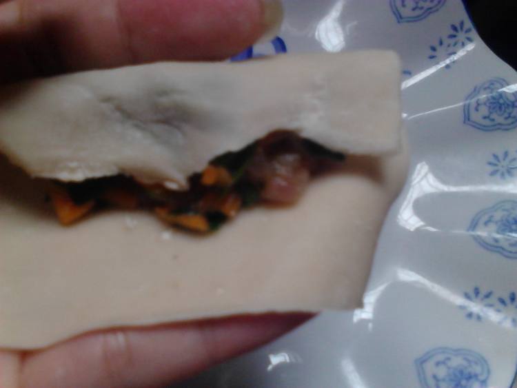 胡萝卜韭菜肉末饺子步骤4