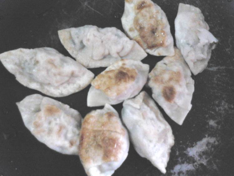 胡萝卜韭菜煎饺步骤4