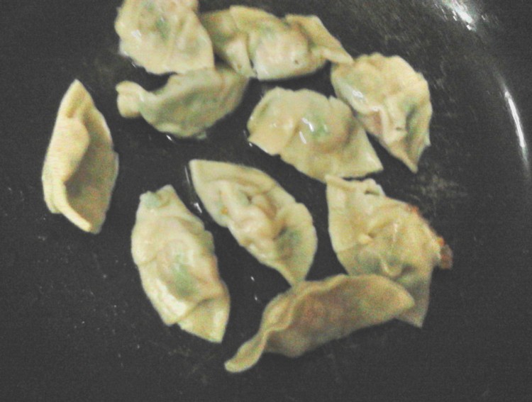 胡萝卜韭菜煎饺步骤3