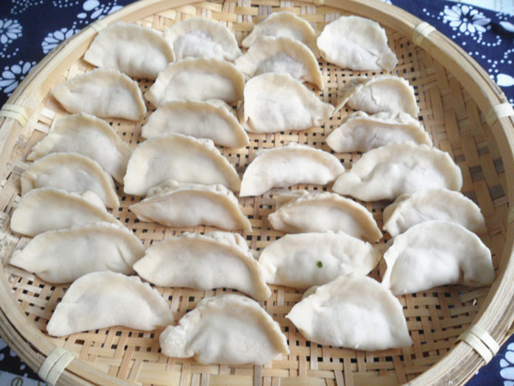 虾仁手工饺子步骤8