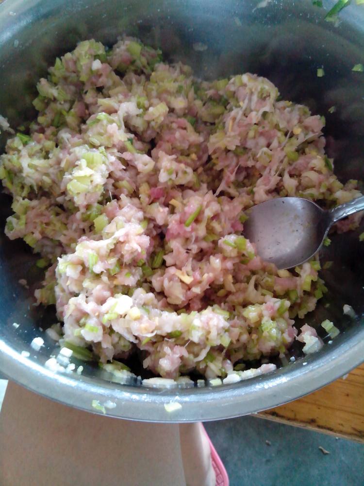 肉末芹菜水饺步骤7