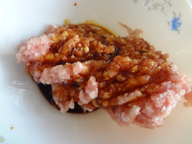 猪肉扁豆饺子步骤4