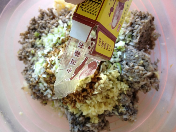 白菜蘑菇馅饺子步骤8