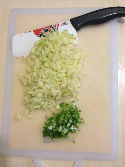 蒲菜猪肉馅状元饺步骤2
