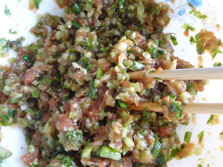 猪肉香芹饺子步骤6
