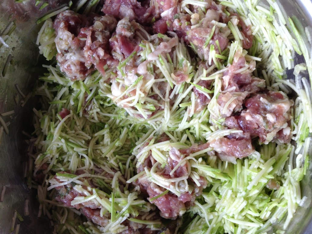 羊肉茄子水饺步骤2