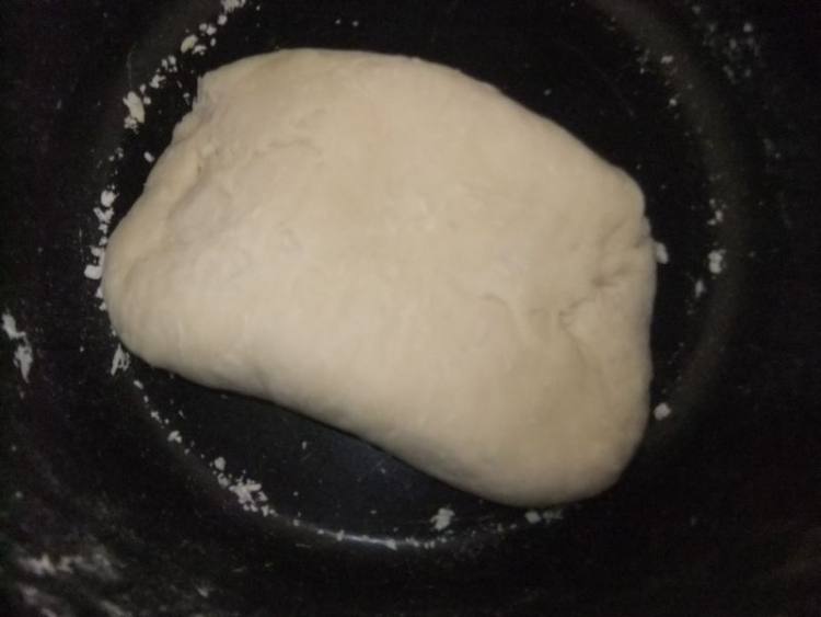 韭菜猪肉煎饺步骤1