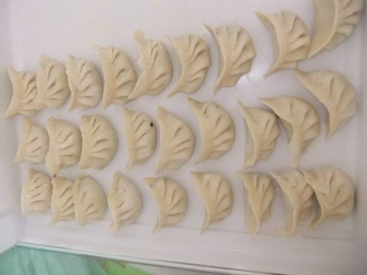 韭菜猪肉煎饺步骤5