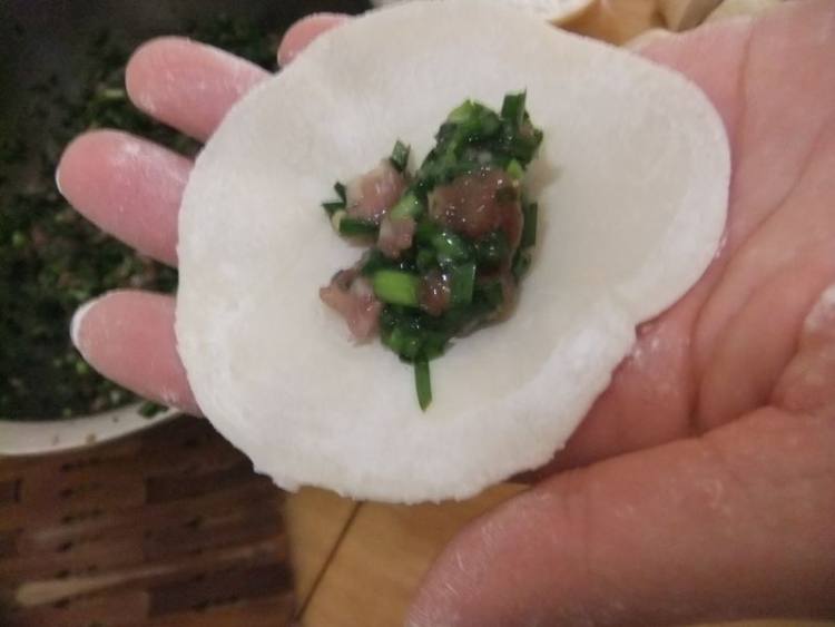 韭菜猪肉煎饺步骤4