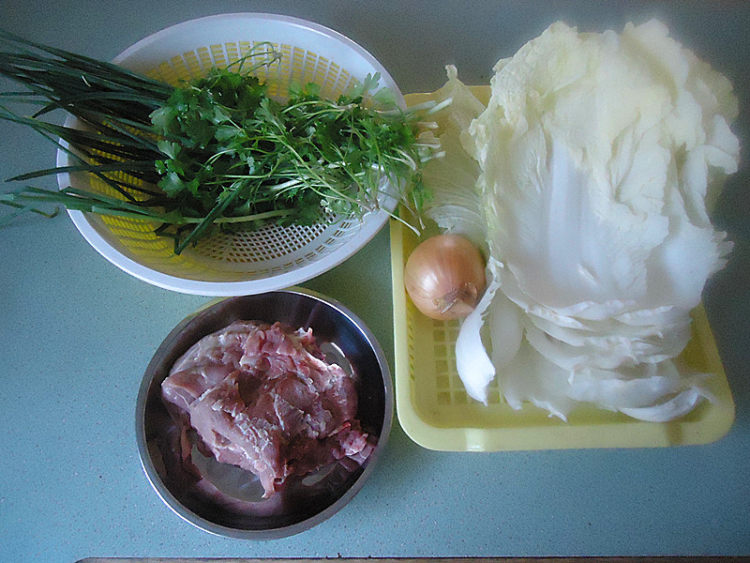 猪肉大白菜蒸饺步骤1
