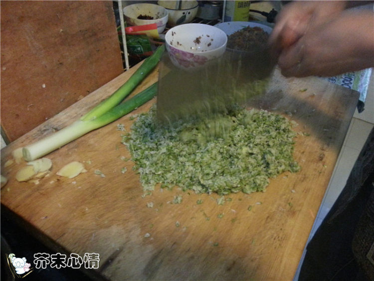 槐花猪肉饺步骤4