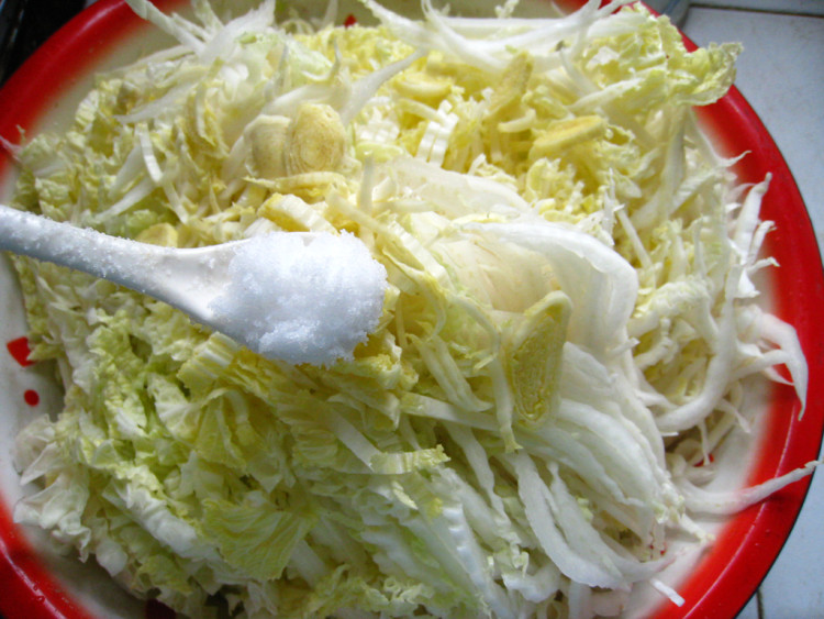 白菜粉丝香菇水饺步骤4
