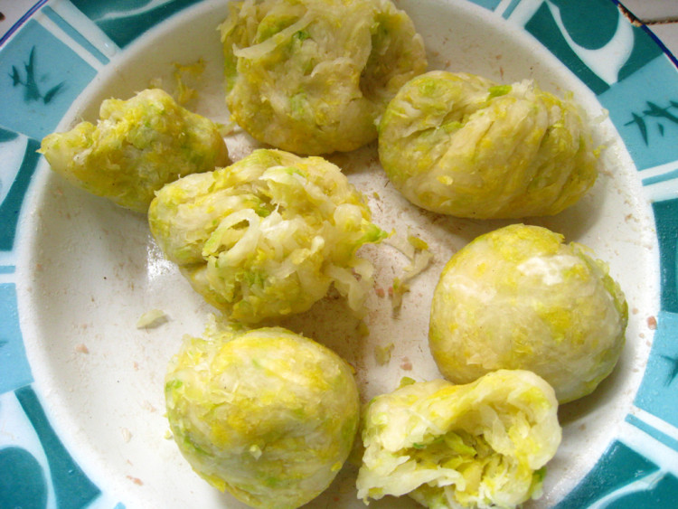 白菜粉丝香菇水饺步骤5