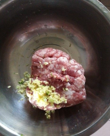 鸡蛋芹菜饺子步骤3