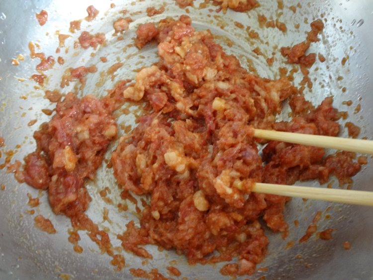 猪肉苦菜饺子步骤2