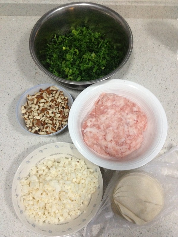 芹菜马蹄煎饺步骤1