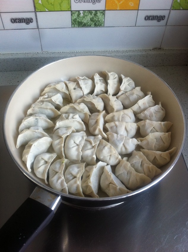 芹菜马蹄煎饺步骤8
