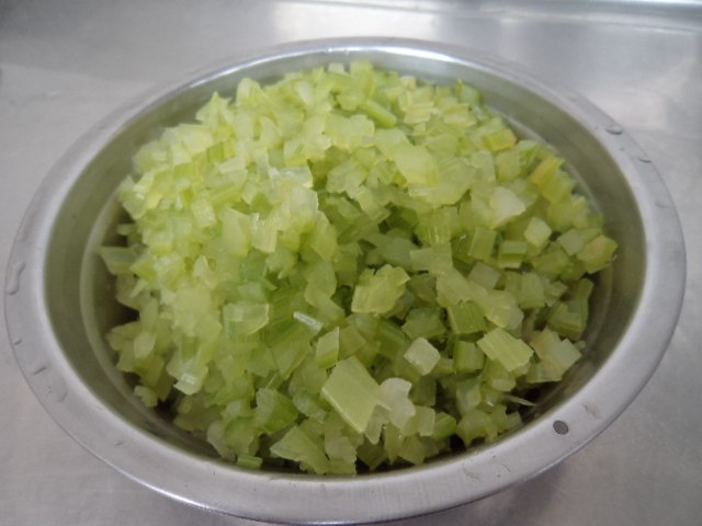 芹菜木耳猪肉馅水饺步骤4