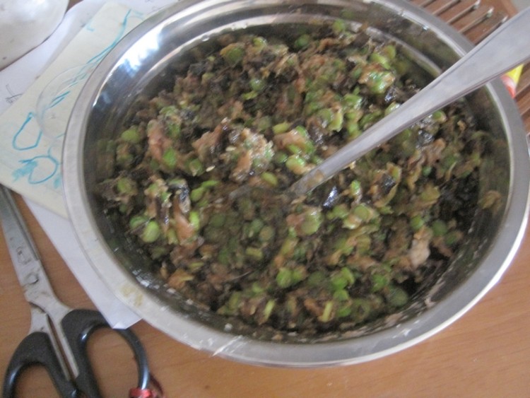蒜苔木耳馅饺子步骤5