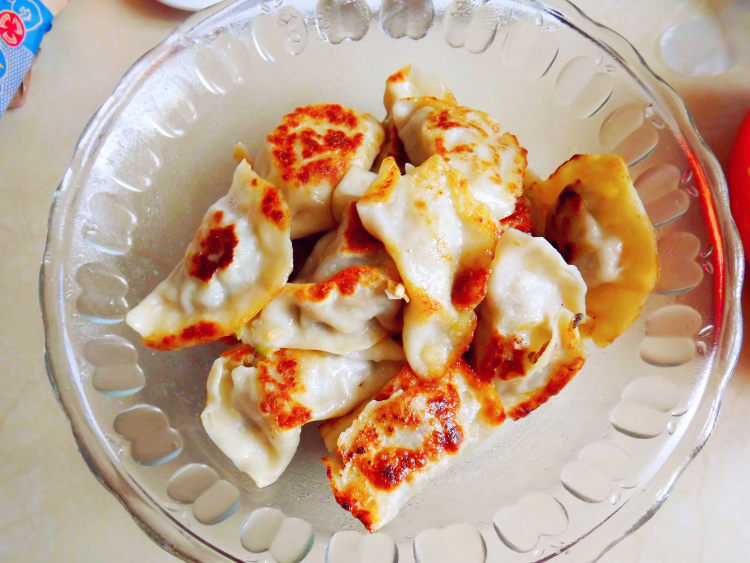 平底锅煎饺子步骤5