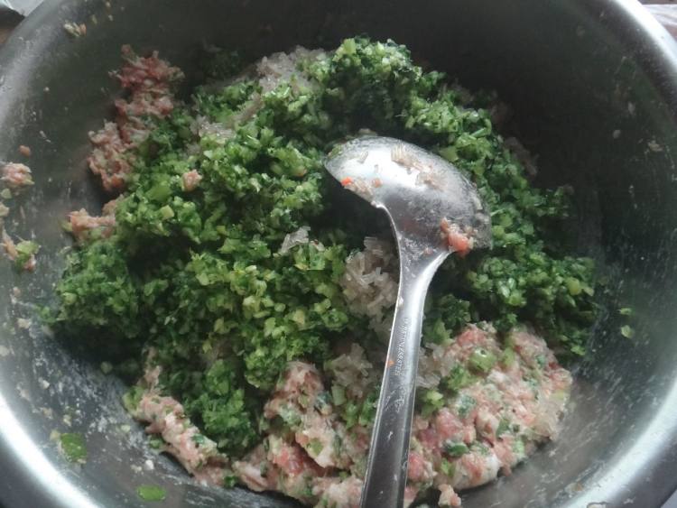 芹菜粉丝饺步骤13