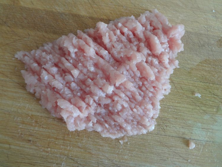 猪瘦肉小白菜饺子步骤2