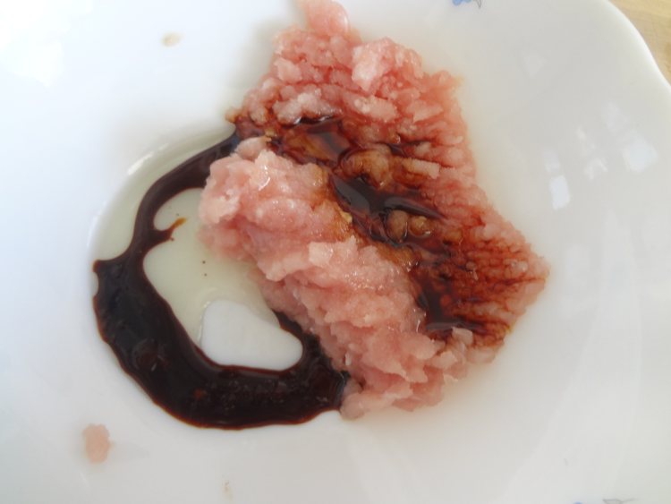 猪瘦肉小白菜饺子步骤3