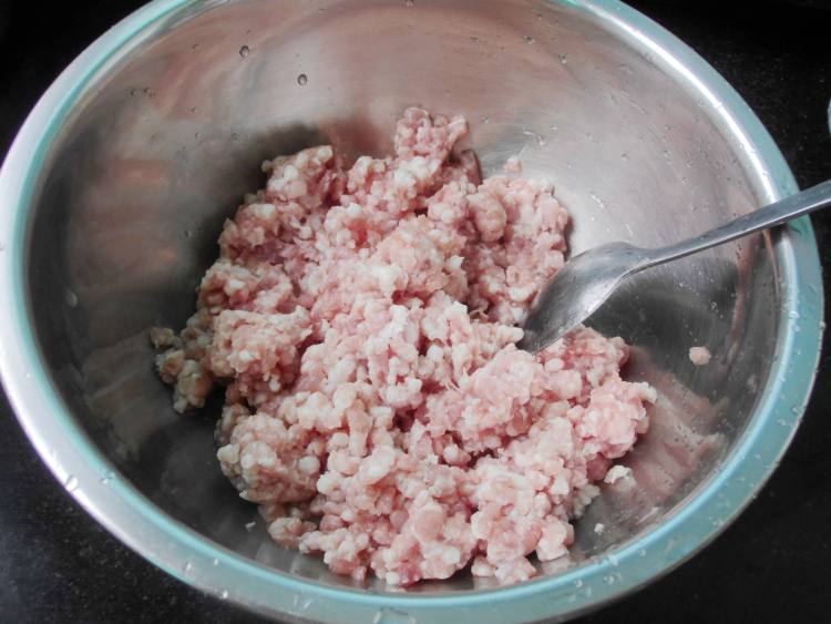泡菜饺子步骤1