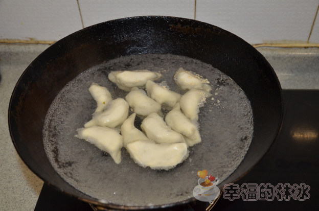 腊肉香椿饺子步骤10