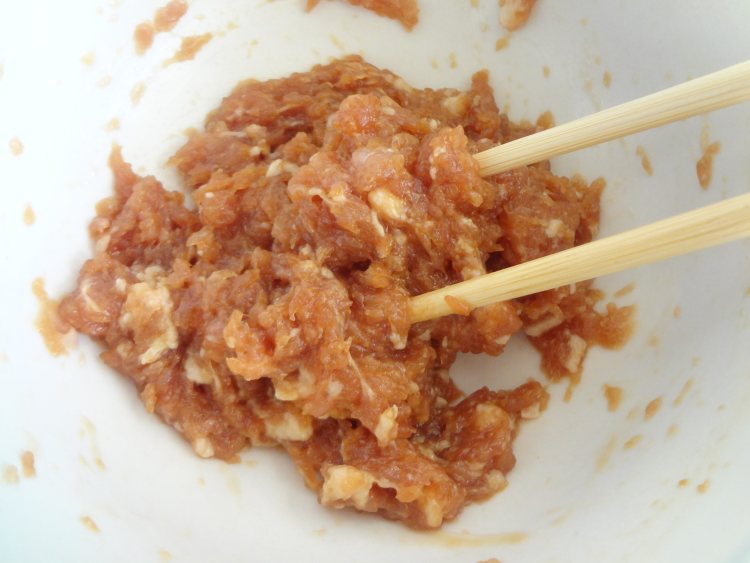 猪肉香菜饺子步骤2